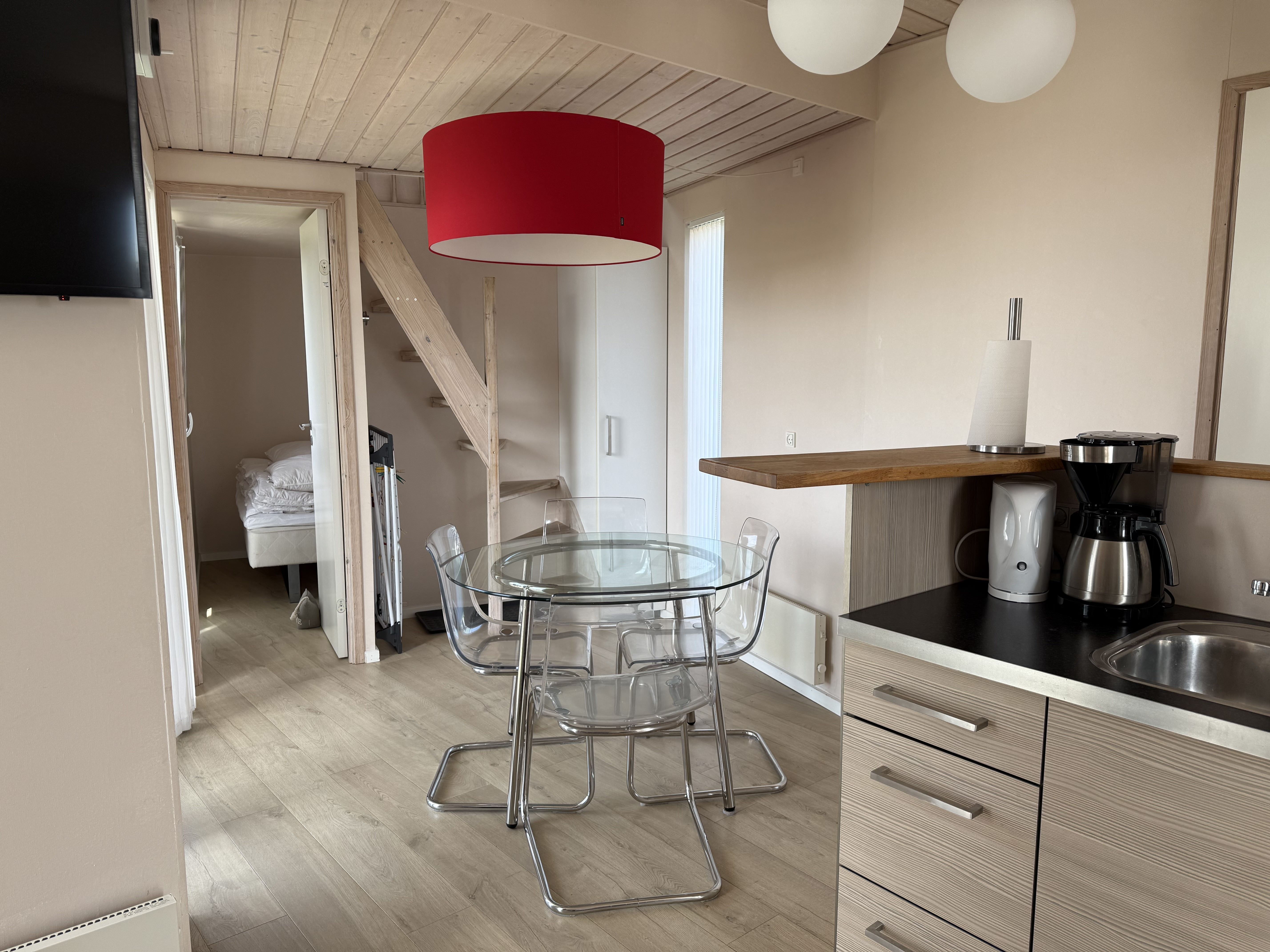 Luksushytte interiør stue med havudsigt