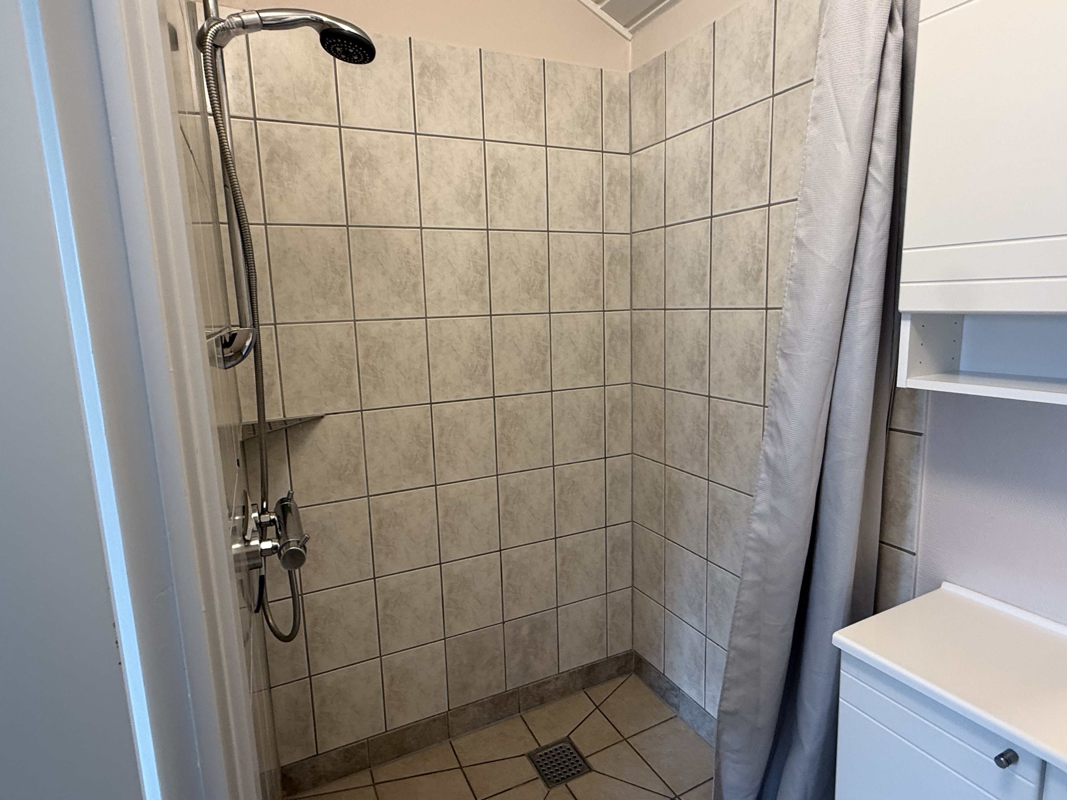 Senior Cabin bathroom