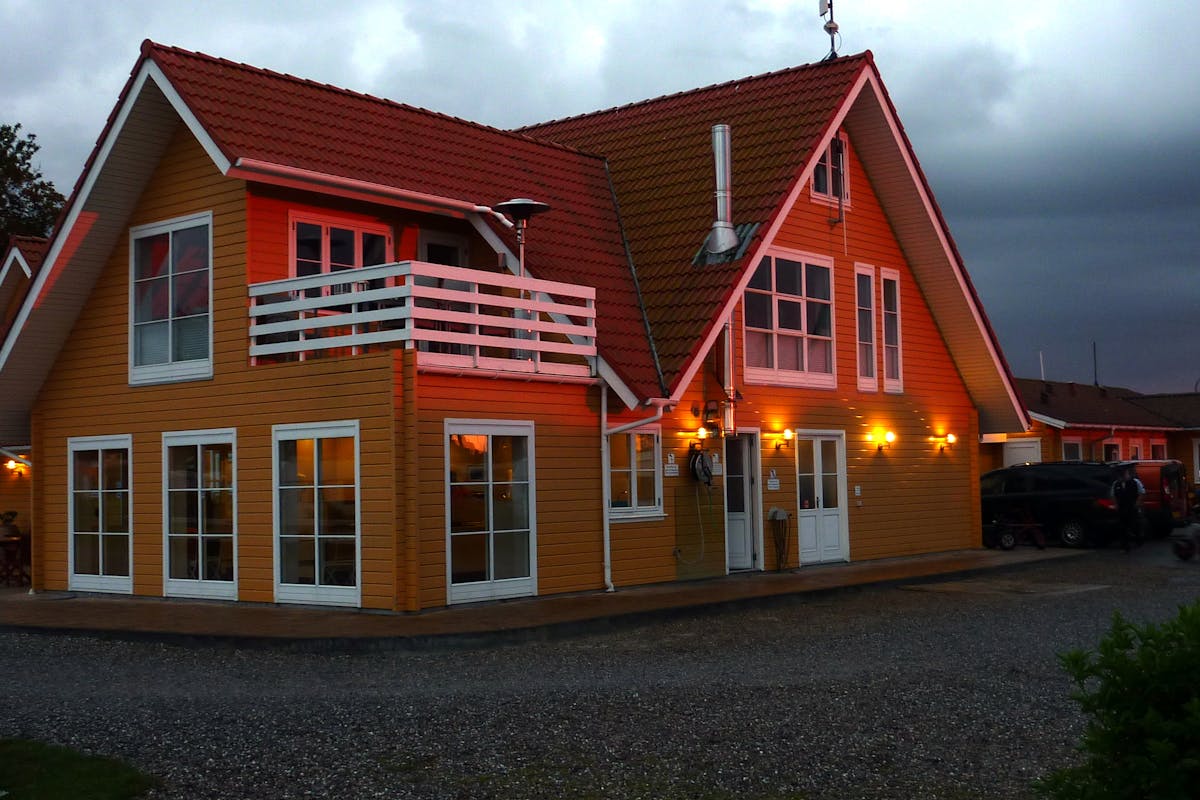 Moderne servicebygning på Kyst Camping Bogense